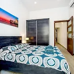 11 Seabreeze House *
