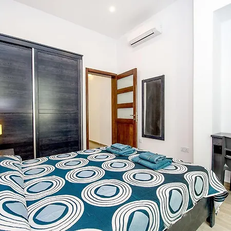 11 Seabreeze House * סליאמה