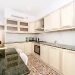 Проживание в семье 11 Seabreeze House
