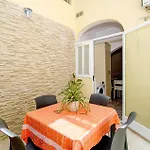 11 Seabreeze House *