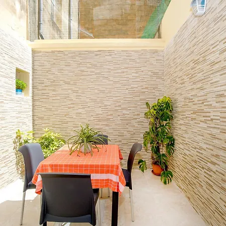 11 Seabreeze House